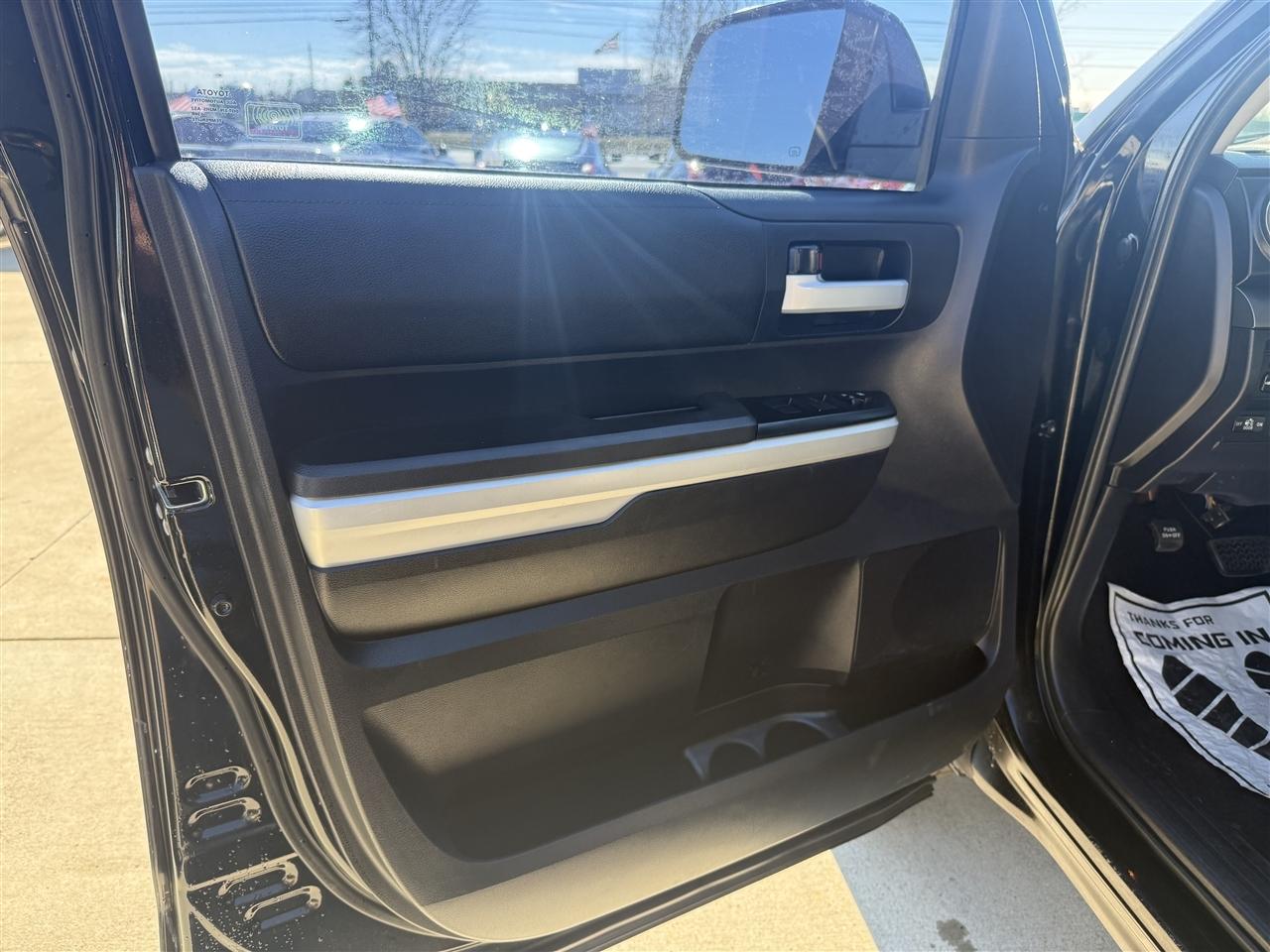 Toyota Tundra SR5 4.6L V8 CrewMax 2WD 2016