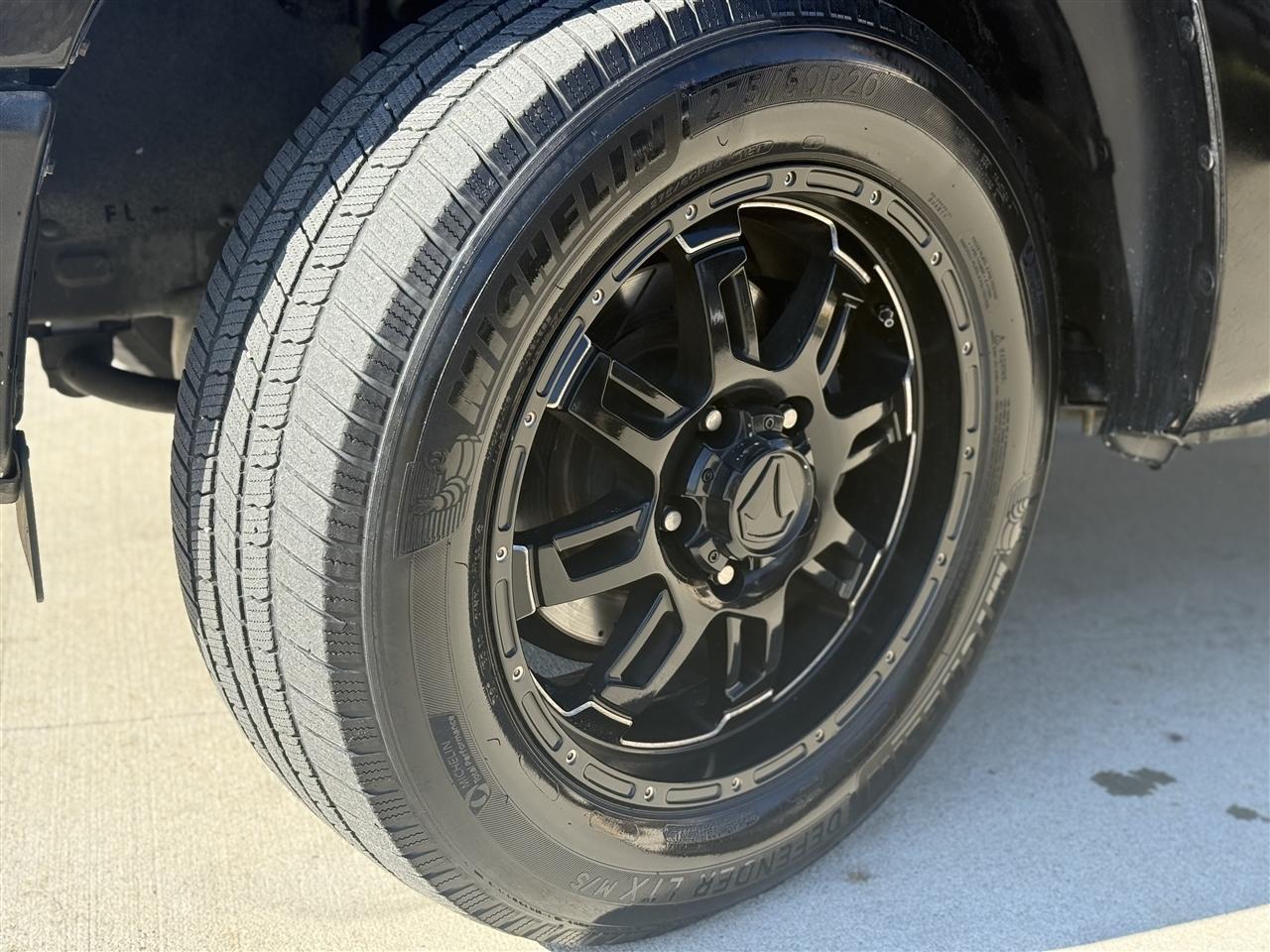 Toyota Tundra SR5 4.6L V8 CrewMax 2WD 2016