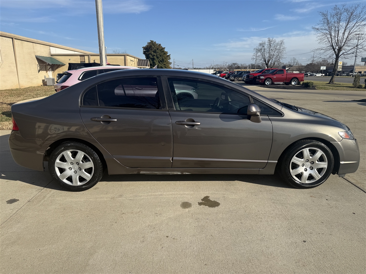 Honda Civic LX Sedan 5-Speed AT 2009