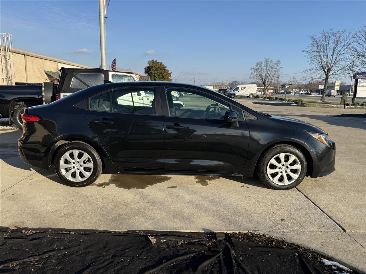 Toyota Corolla LE 2022