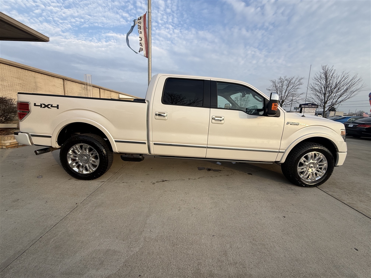 Ford F-150 Platinum SuperCrew 5.5-ft. Bed 4WD 2013