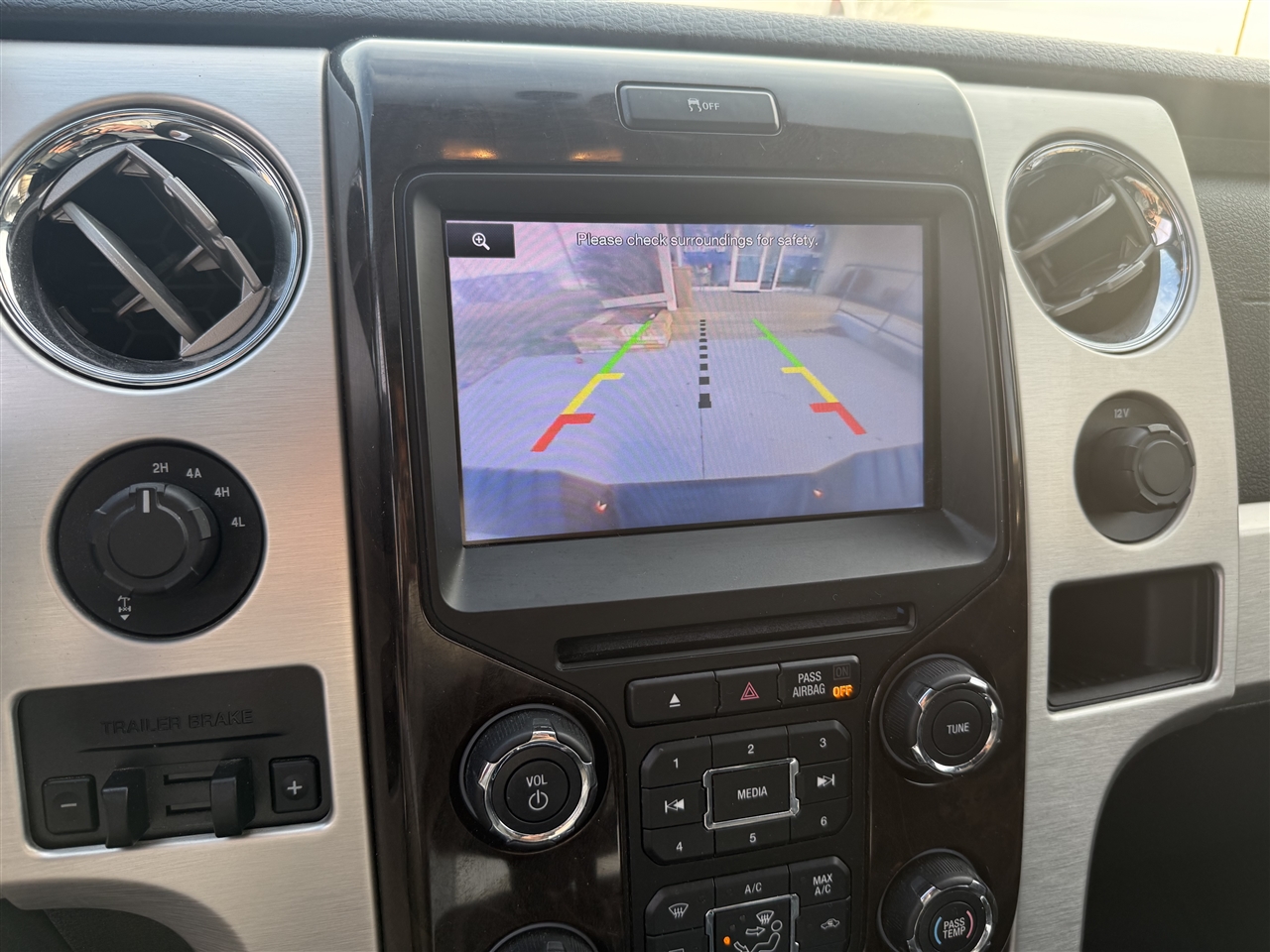 Ford F-150 Platinum SuperCrew 5.5-ft. Bed 4WD 2013