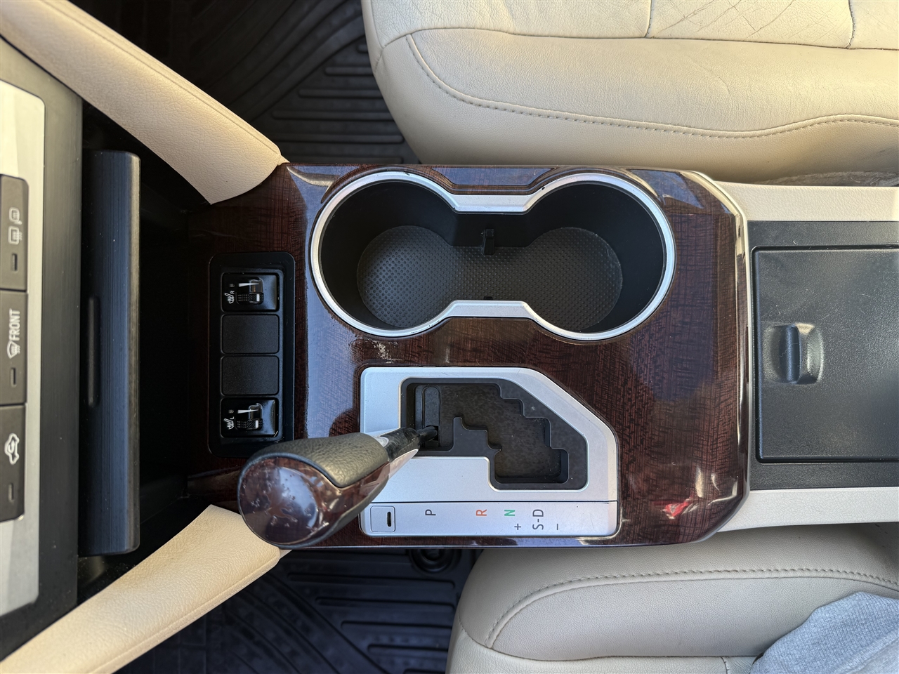 Toyota Camry XLE V6 2013