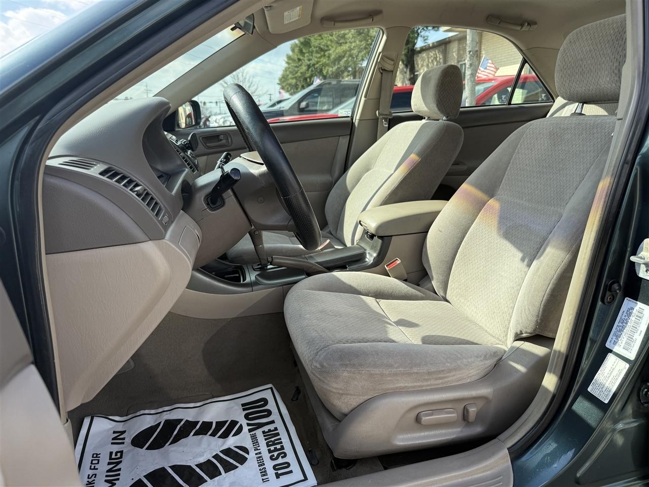 Toyota Camry LE 2003