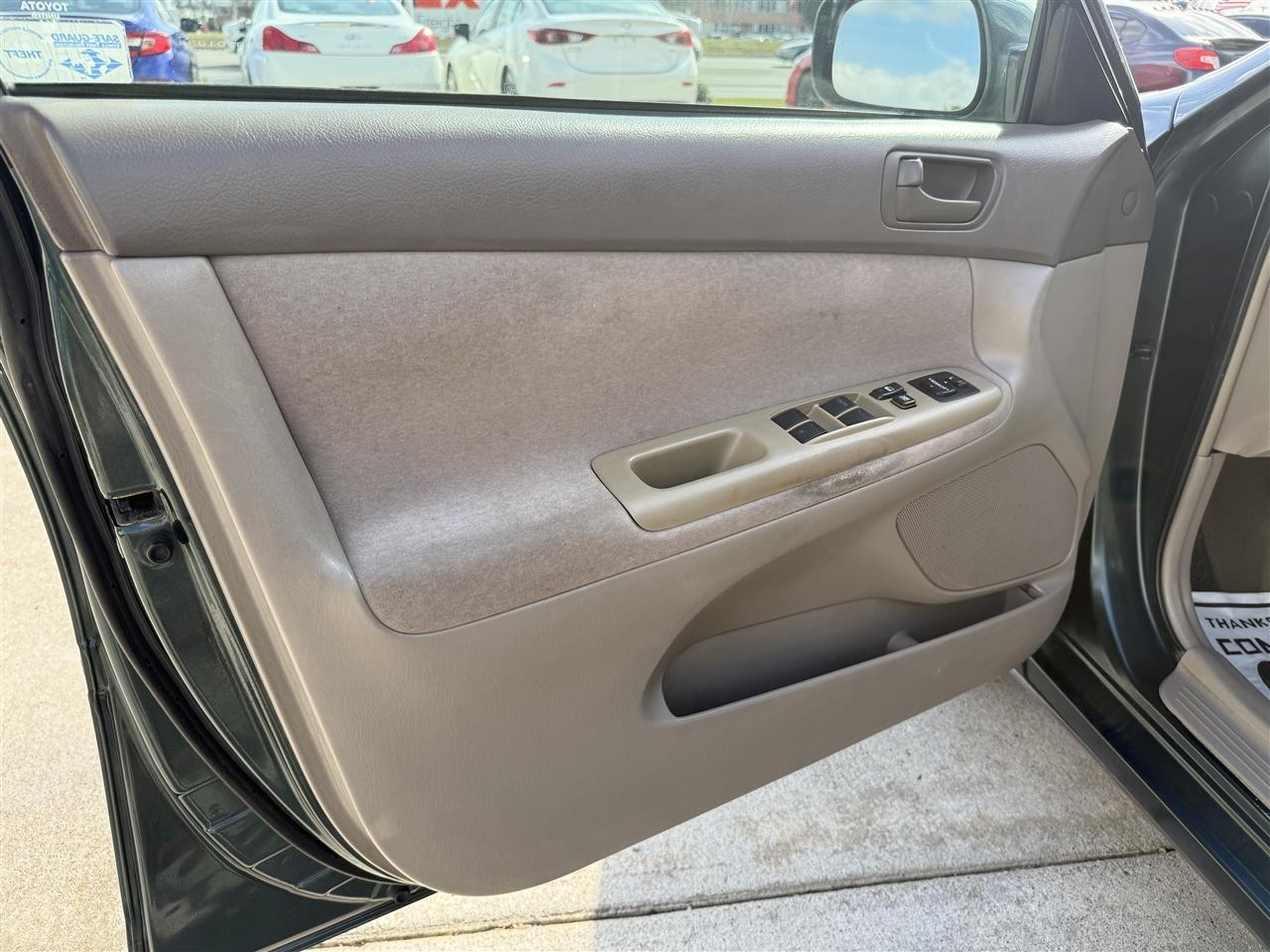 Toyota Camry LE 2003