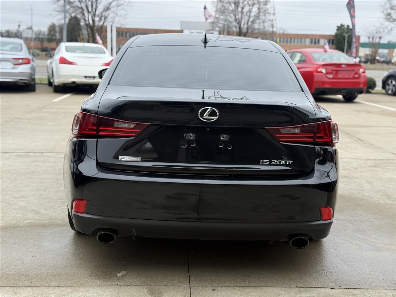 Lexus IS 200t 2016