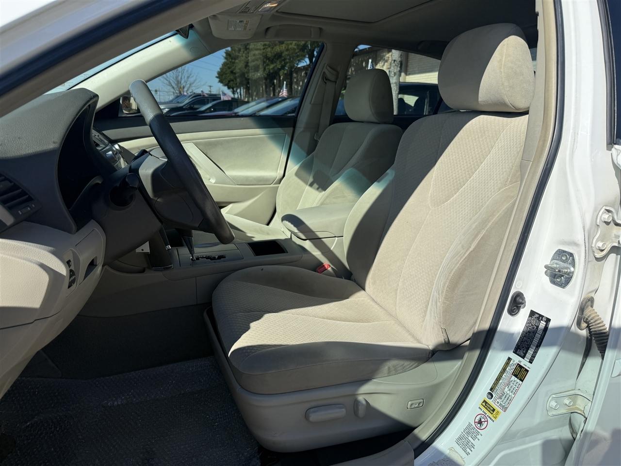 Toyota Camry LE 5-Spd AT 2009