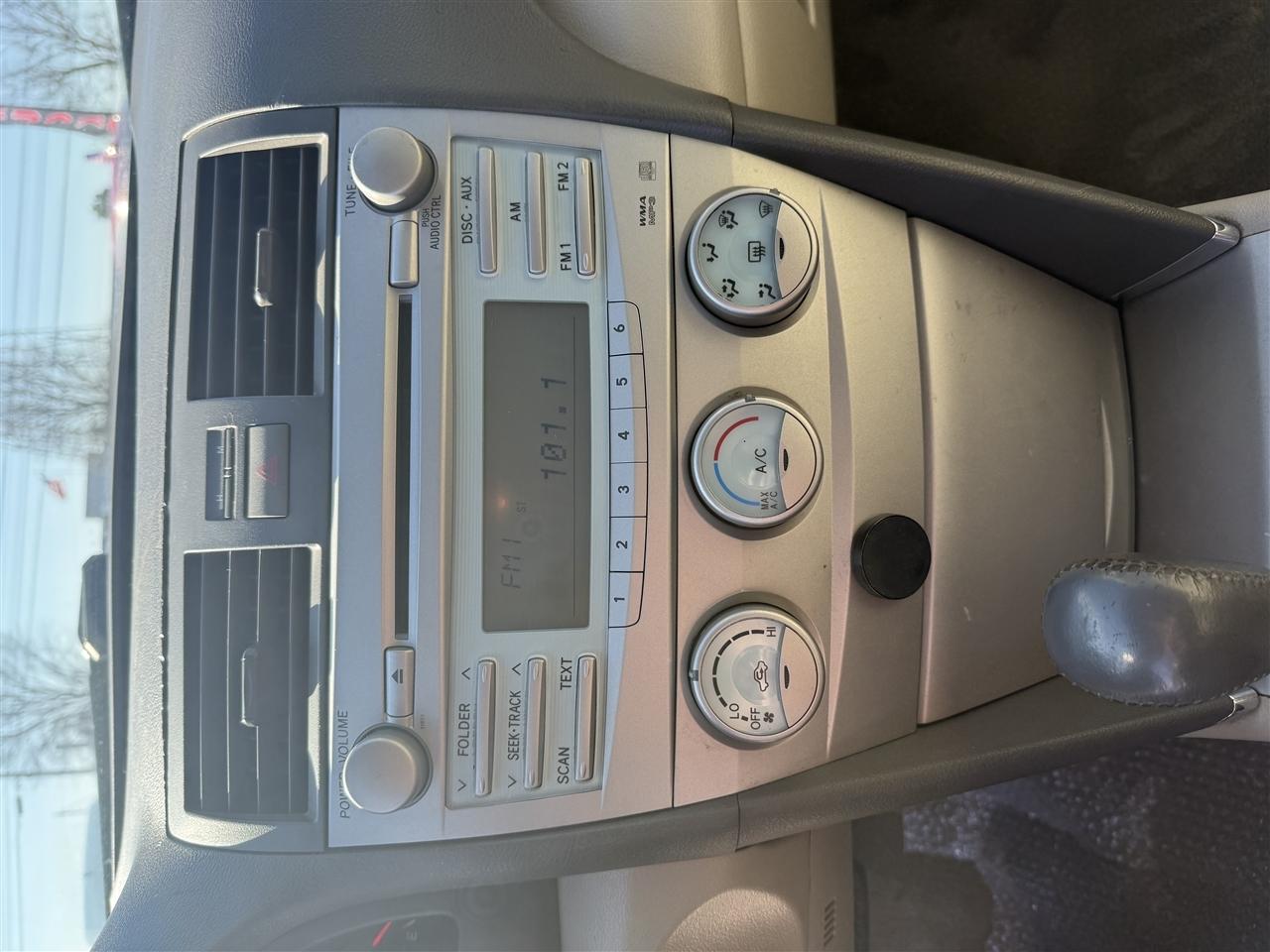 Toyota Camry LE 5-Spd AT 2009