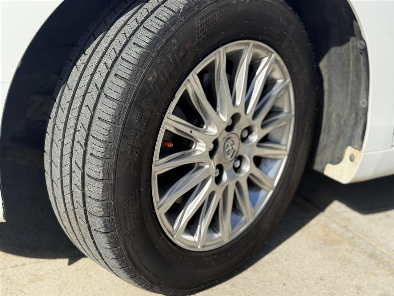 Toyota Camry LE 5-Spd AT 2009