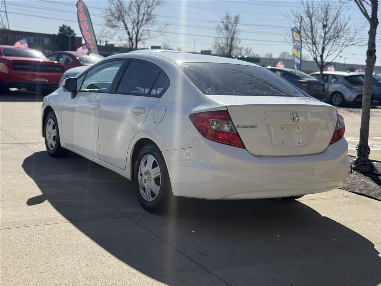 Honda Civic LX Sedan 5-Speed AT 2012