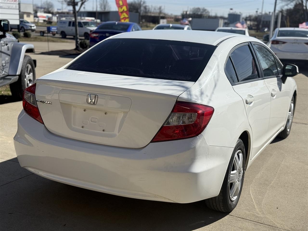 Honda Civic LX Sedan 5-Speed AT 2012