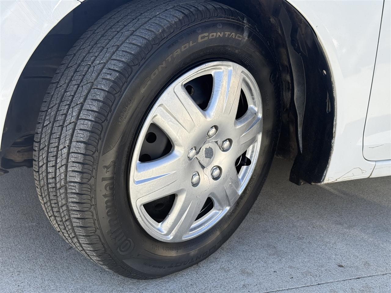 Honda Civic LX Sedan 5-Speed AT 2012