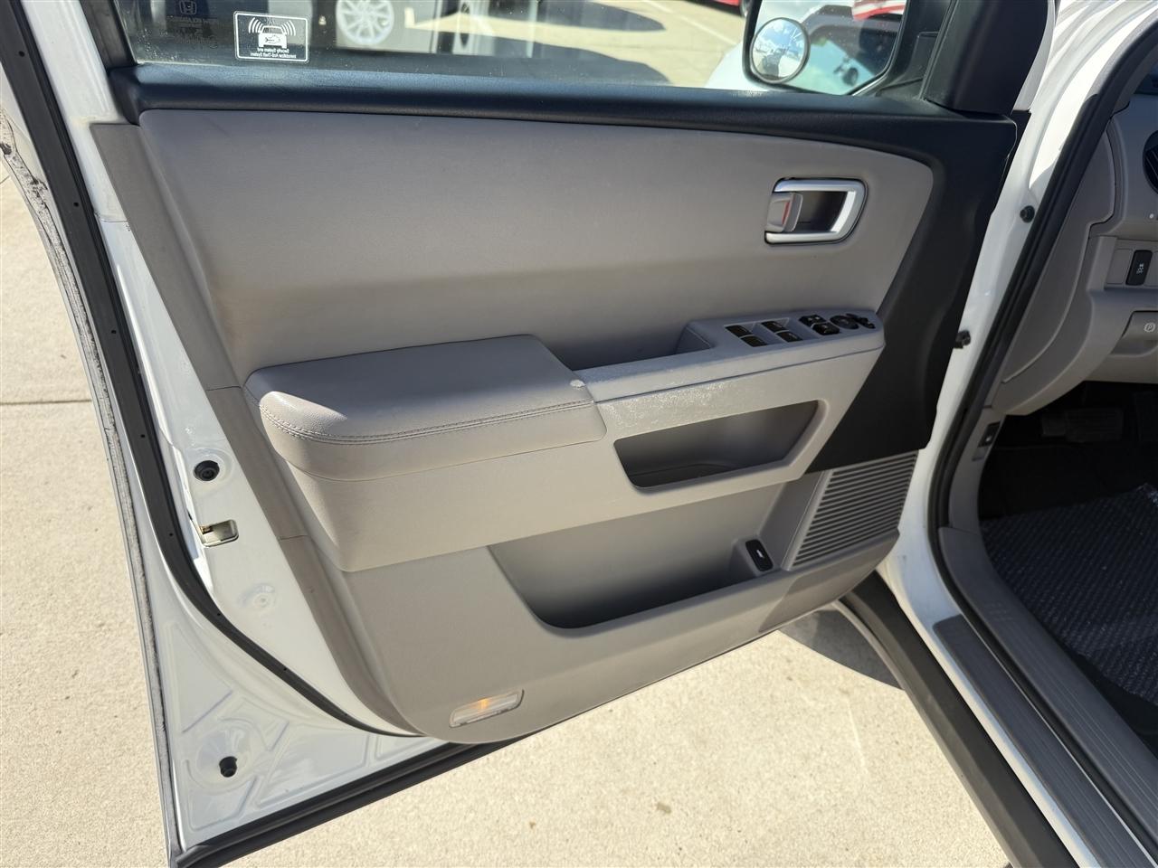 Honda Pilot EX-L 4WD 5-Spd AT with DVD 2012