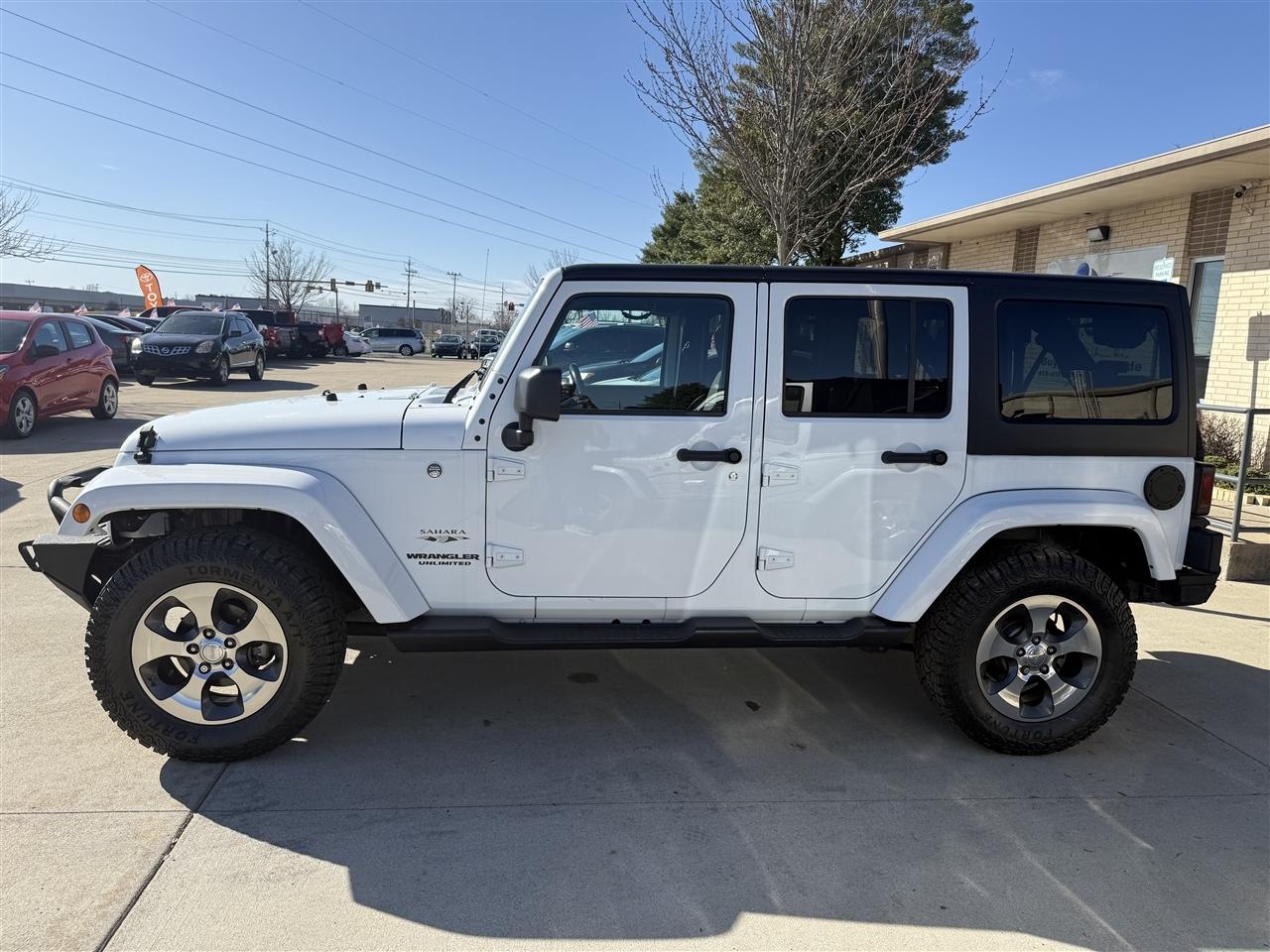 Jeep Wrangler Unlimited Sahara 4WD 2017