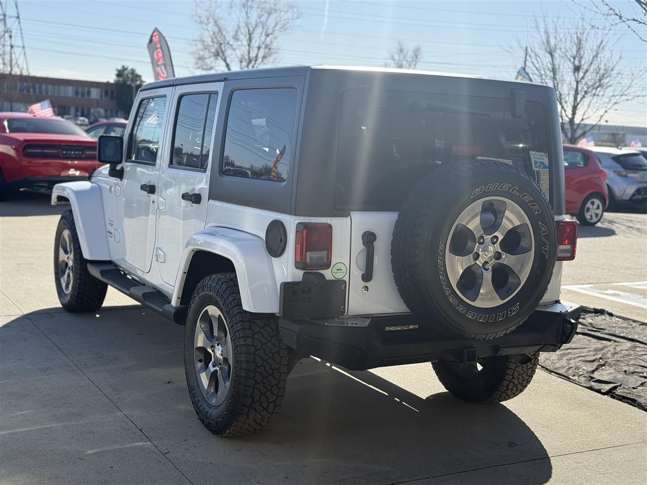 Jeep Wrangler Unlimited Sahara 4WD 2017