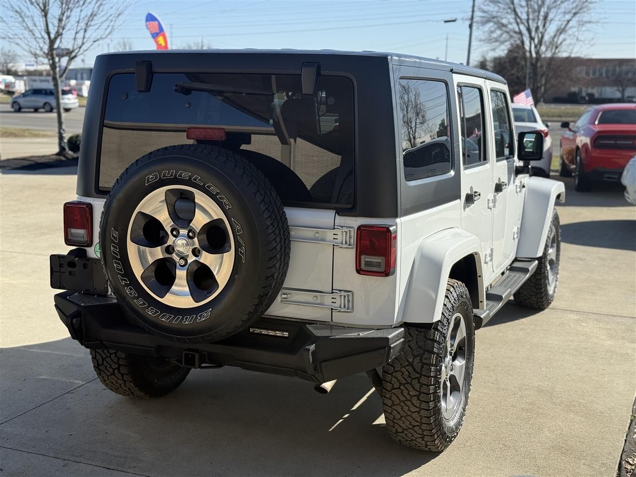 Jeep Wrangler Unlimited Sahara 4WD 2017