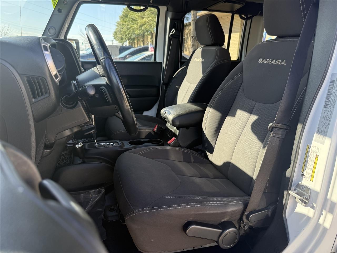 Jeep Wrangler Unlimited Sahara 4WD 2017