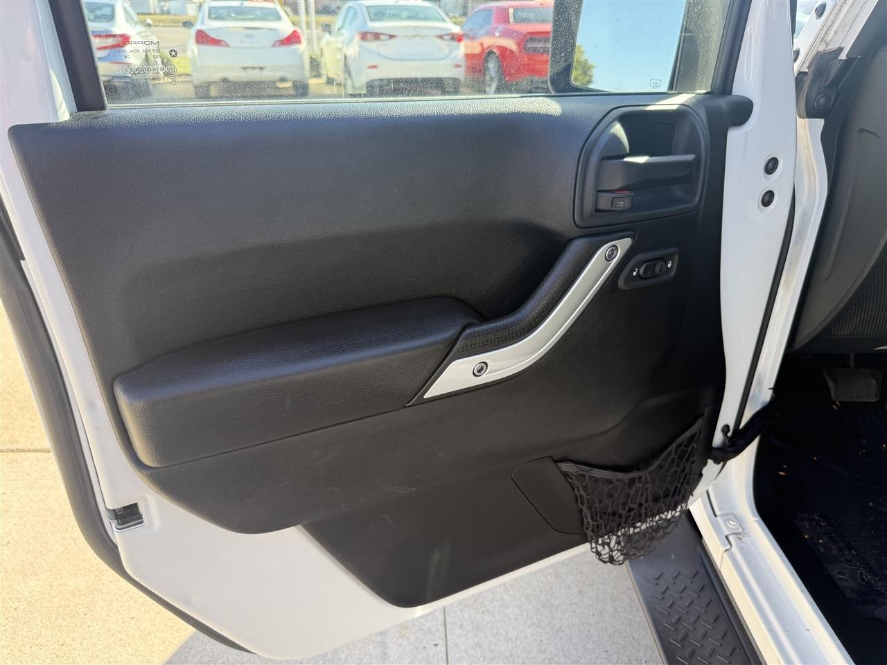 Jeep Wrangler Unlimited Sahara 4WD 2017