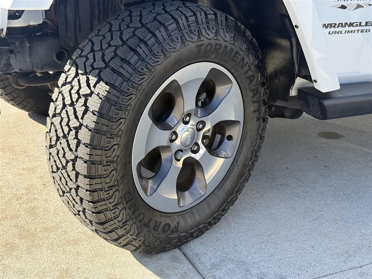 Jeep Wrangler Unlimited Sahara 4WD 2017