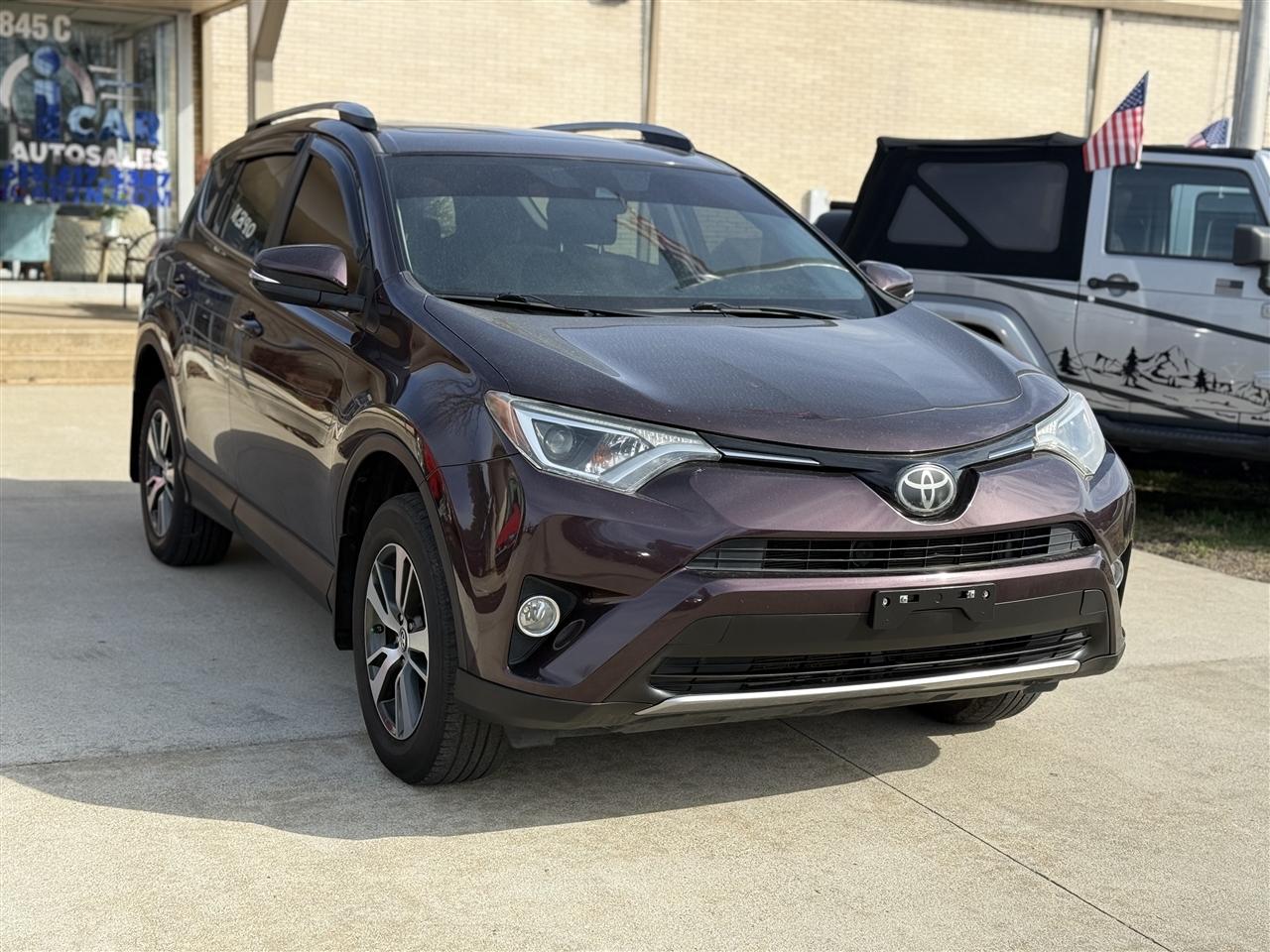 Toyota RAV4 XLE FWD 2017