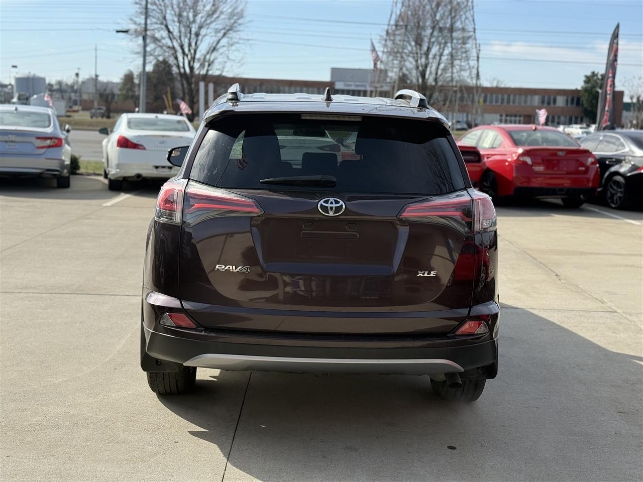 Toyota RAV4 XLE FWD 2017