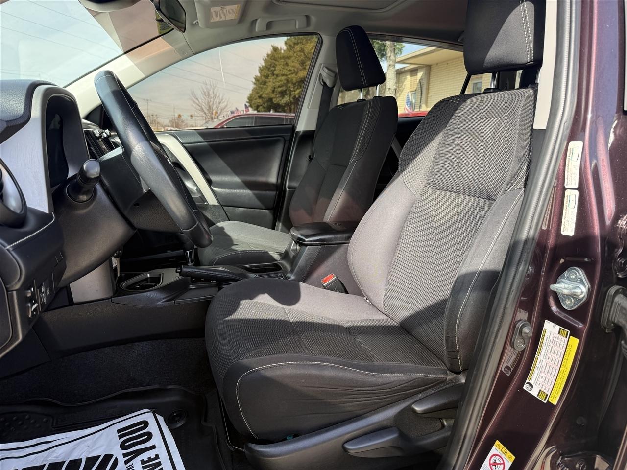 Toyota RAV4 XLE FWD 2017