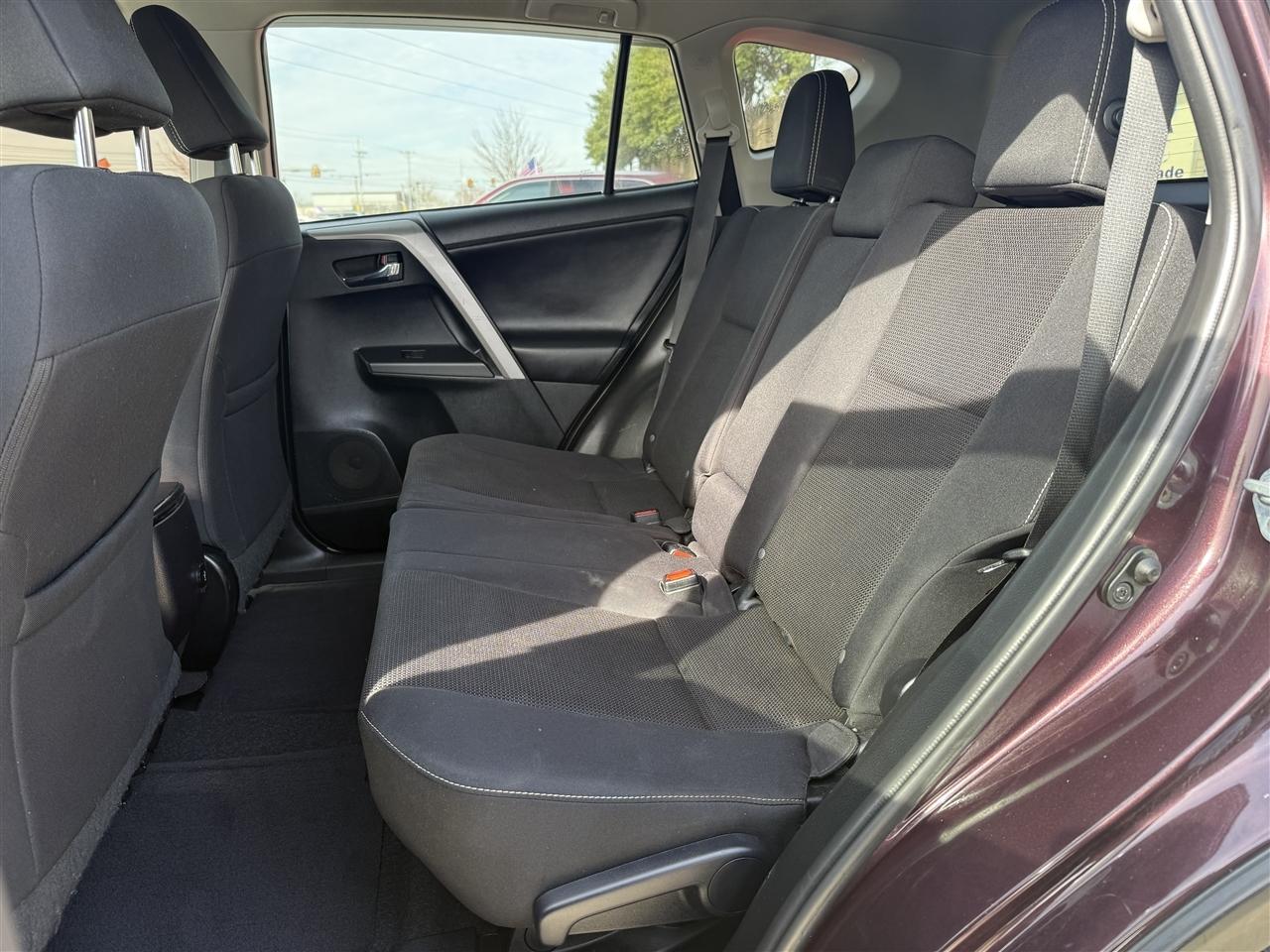 Toyota RAV4 XLE FWD 2017