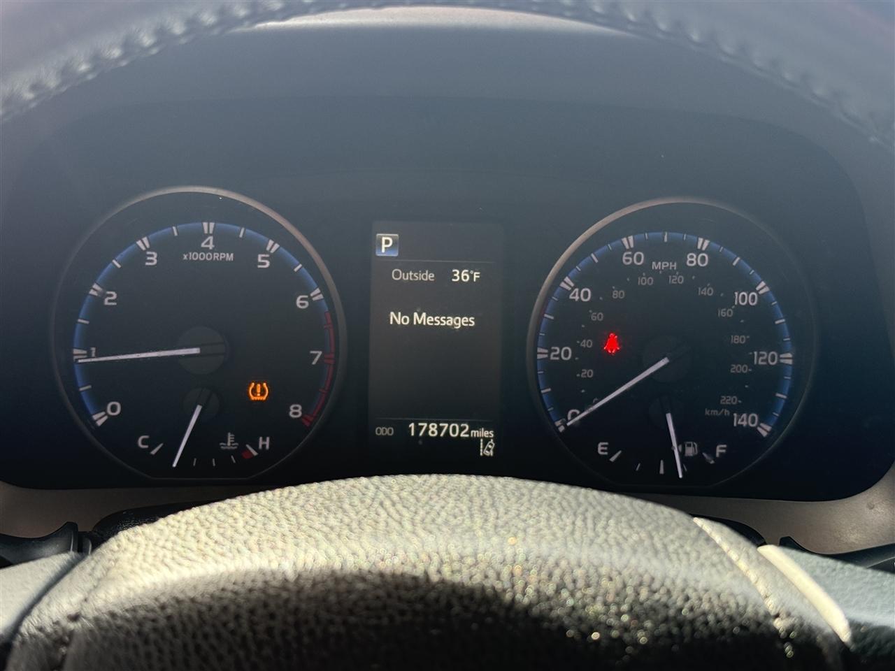 Toyota RAV4 XLE FWD 2017