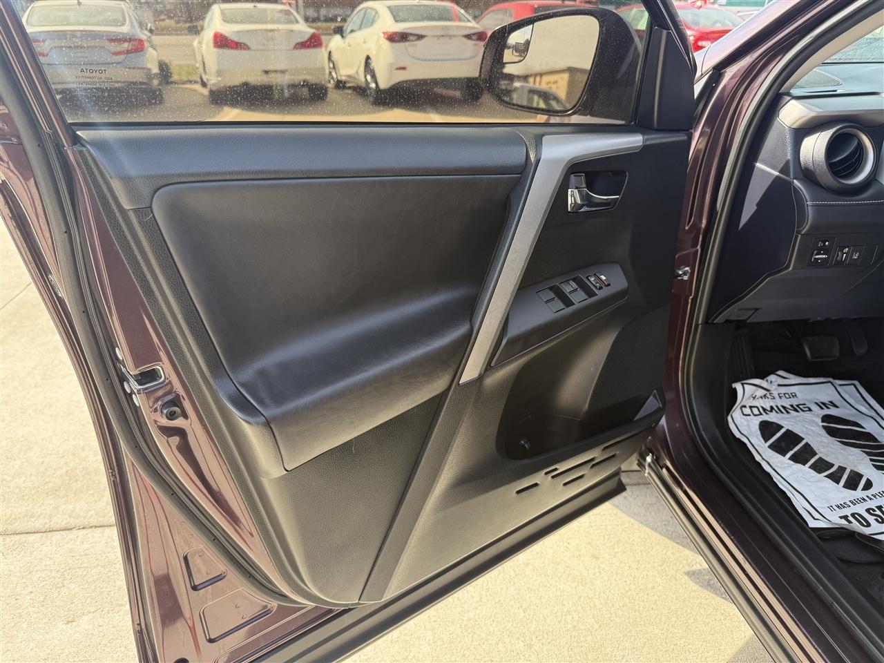 Toyota RAV4 XLE FWD 2017