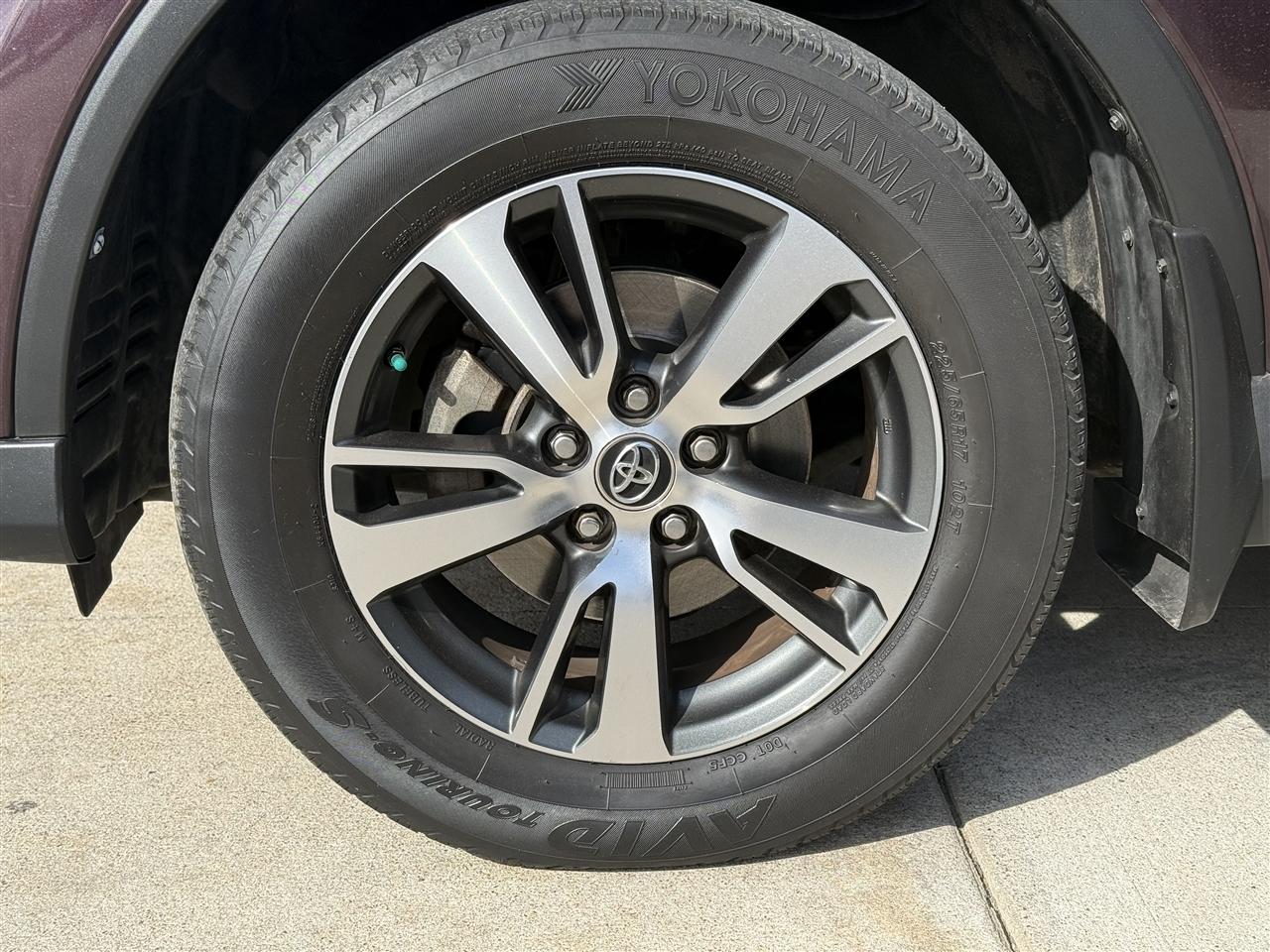 Toyota RAV4 XLE FWD 2017