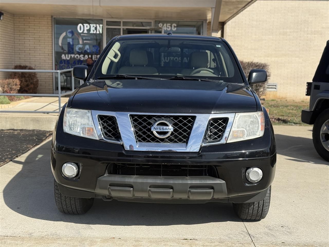 Nissan Frontier SV Crew Cab 5AT 4WD 2018