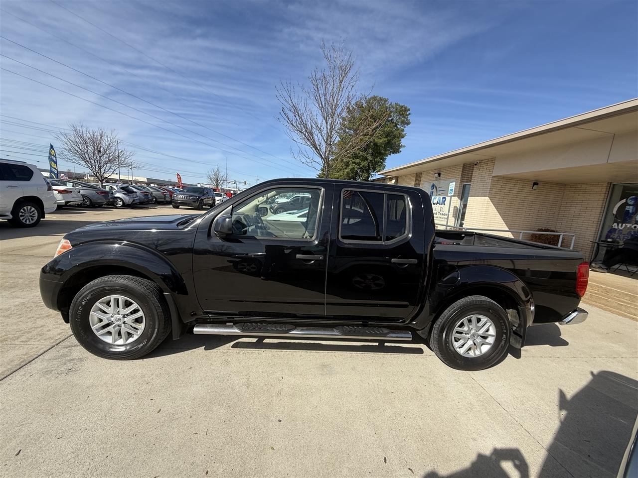 Nissan Frontier SV Crew Cab 5AT 4WD 2018