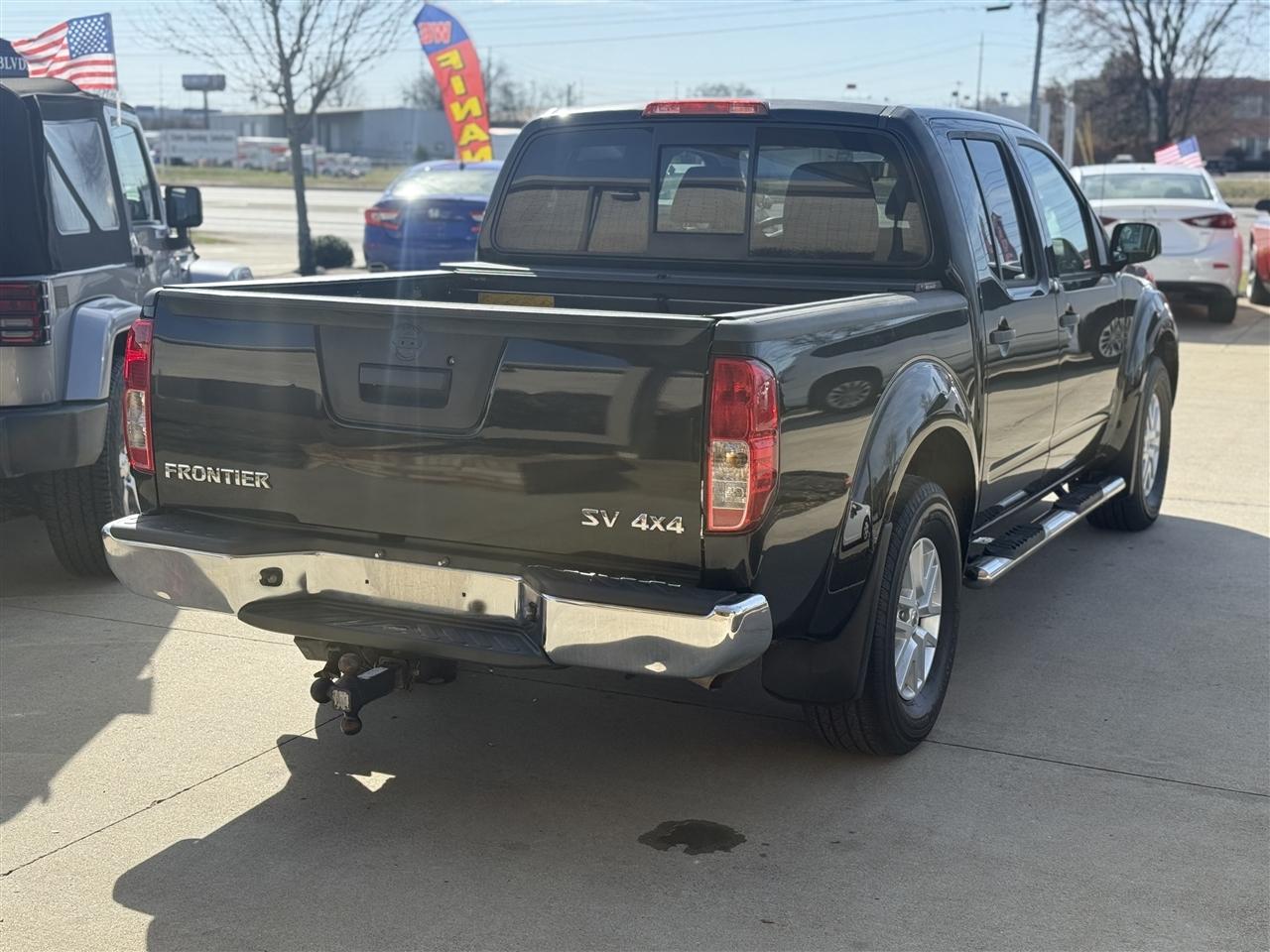 Nissan Frontier SV Crew Cab 5AT 4WD 2018