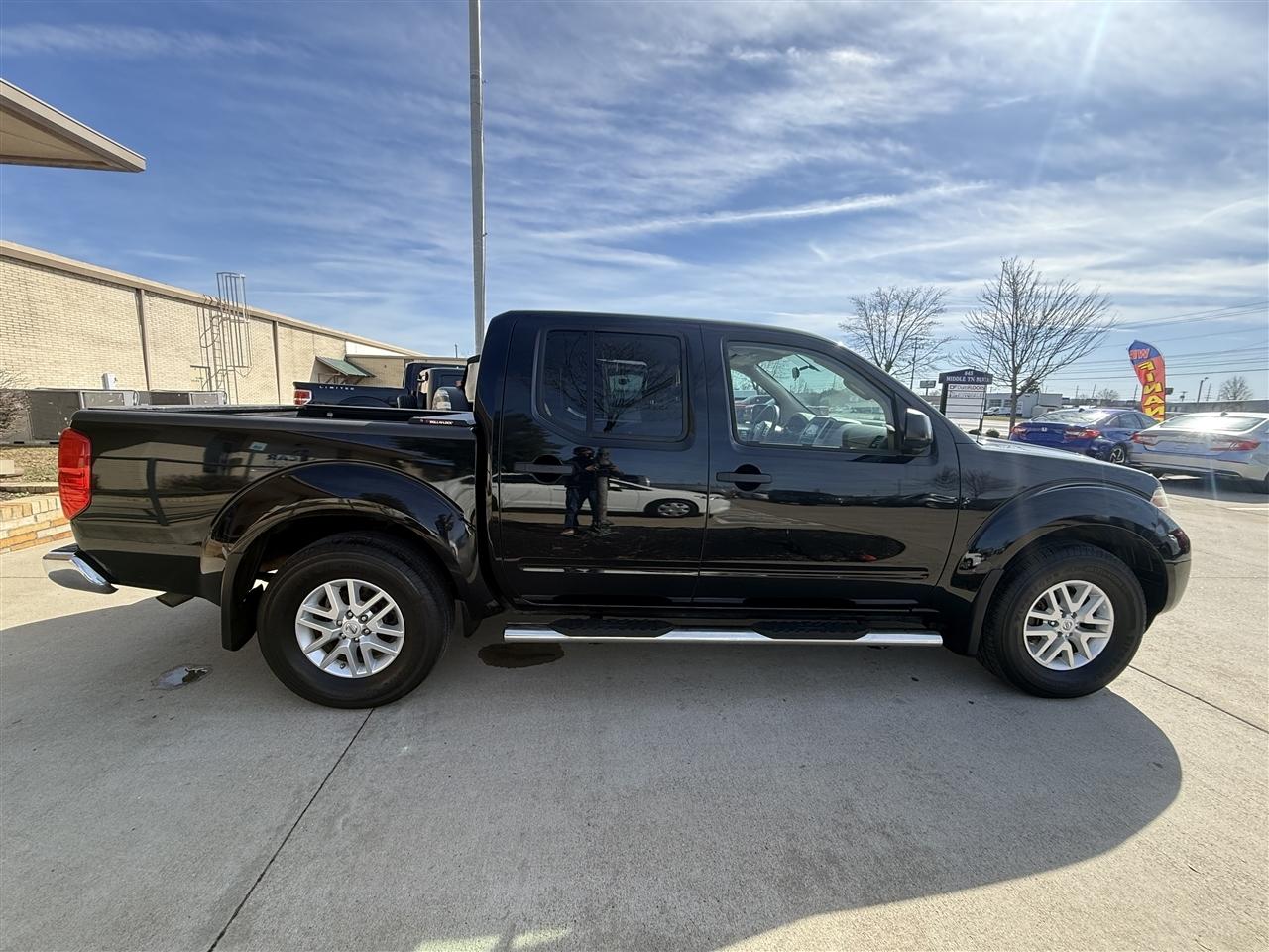 Nissan Frontier SV Crew Cab 5AT 4WD 2018