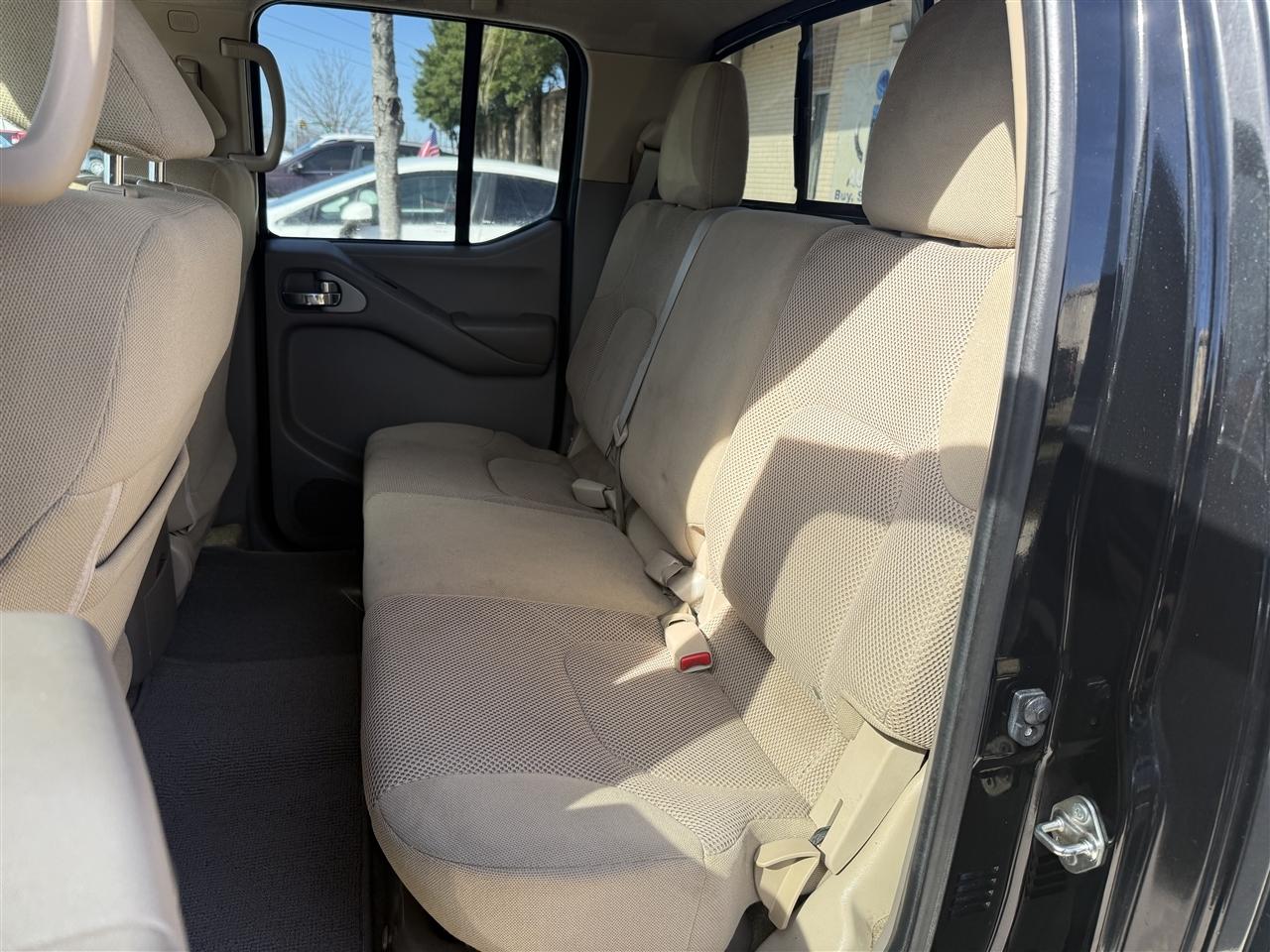 Nissan Frontier SV Crew Cab 5AT 4WD 2018