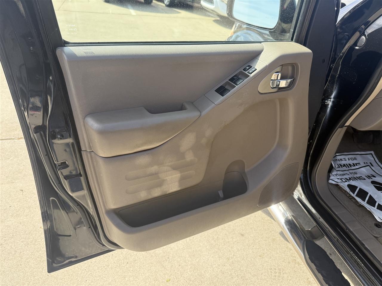 Nissan Frontier SV Crew Cab 5AT 4WD 2018