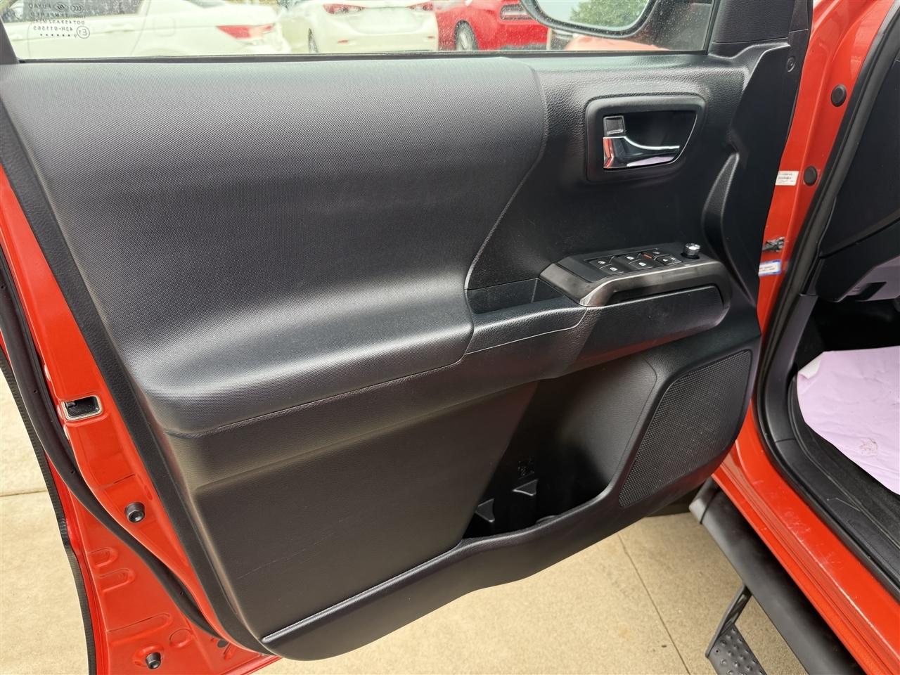 Toyota Tacoma SR5 Double Cab Long Bed V6 6AT 2WD 2016