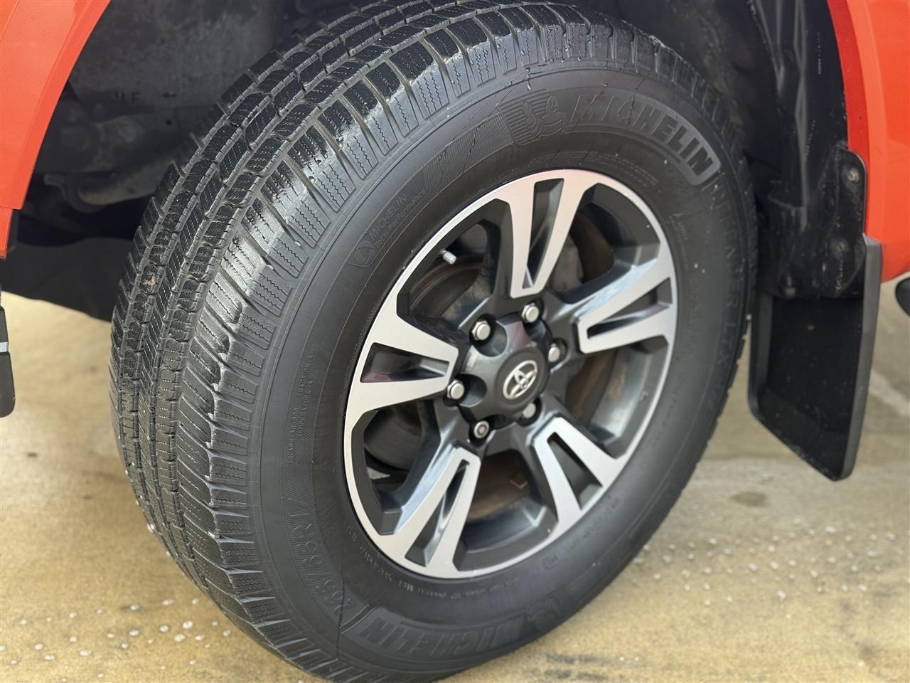 Toyota Tacoma SR5 Double Cab Long Bed V6 6AT 2WD 2016