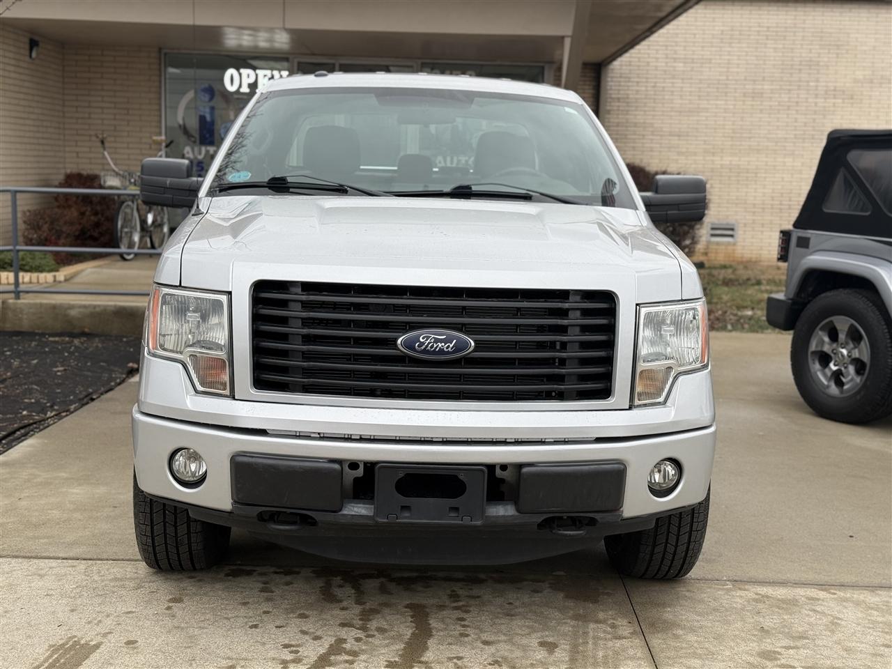 Ford F-150 XL SuperCab 8-ft. Bed 4WD 2013