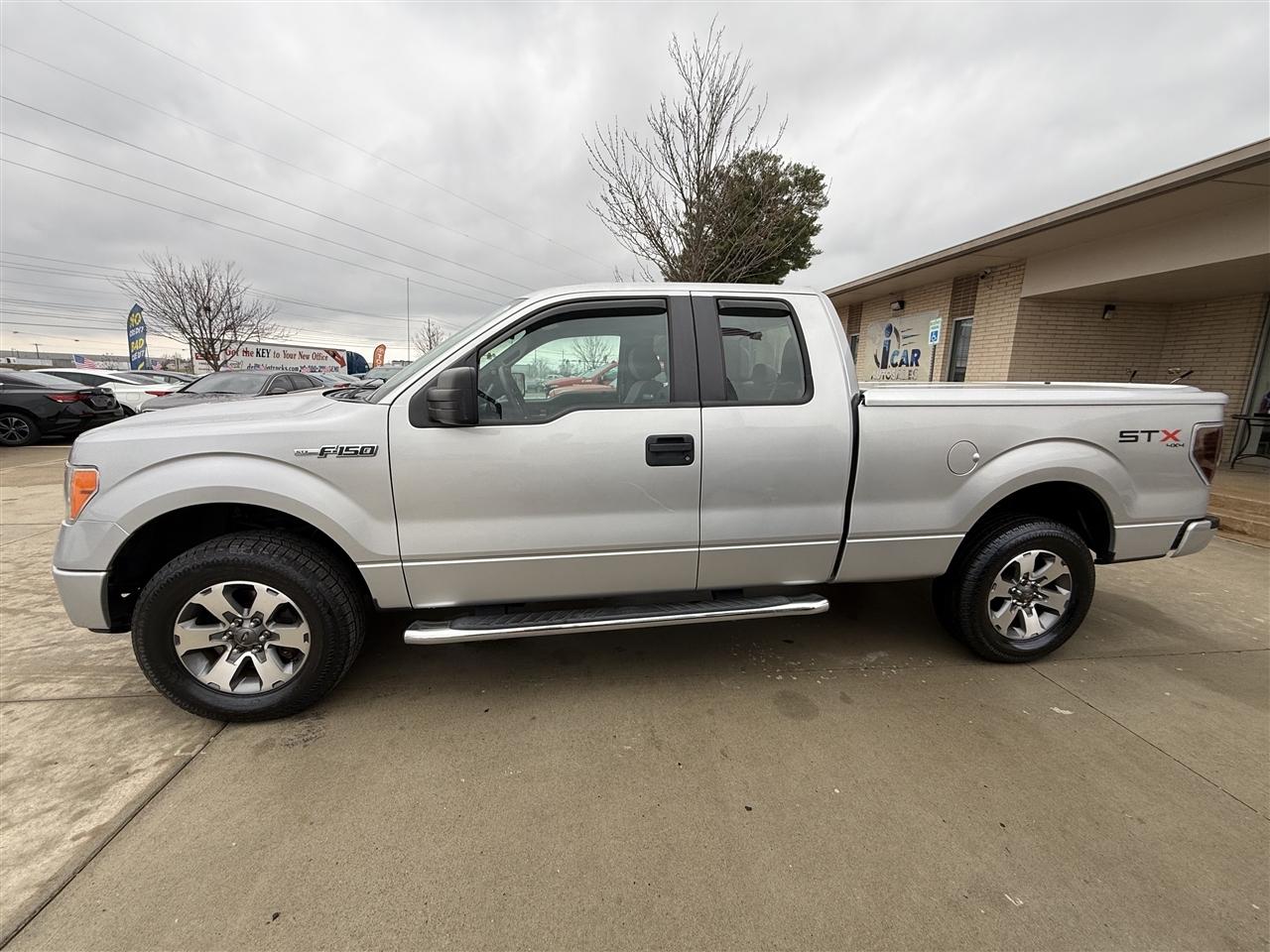 Ford F-150 XL SuperCab 8-ft. Bed 4WD 2013