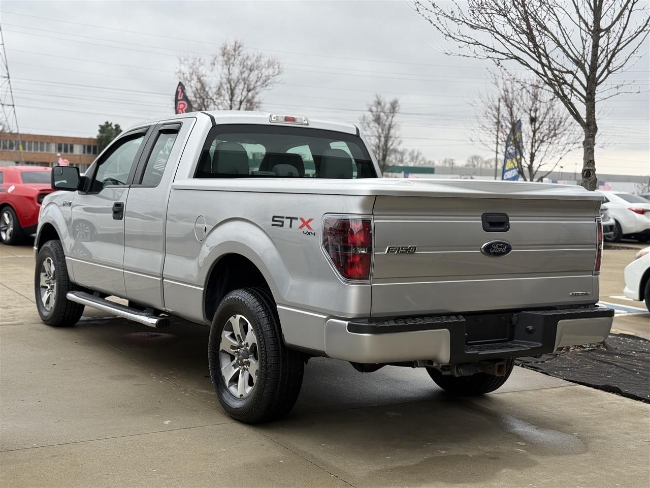 Ford F-150 XL SuperCab 8-ft. Bed 4WD 2013