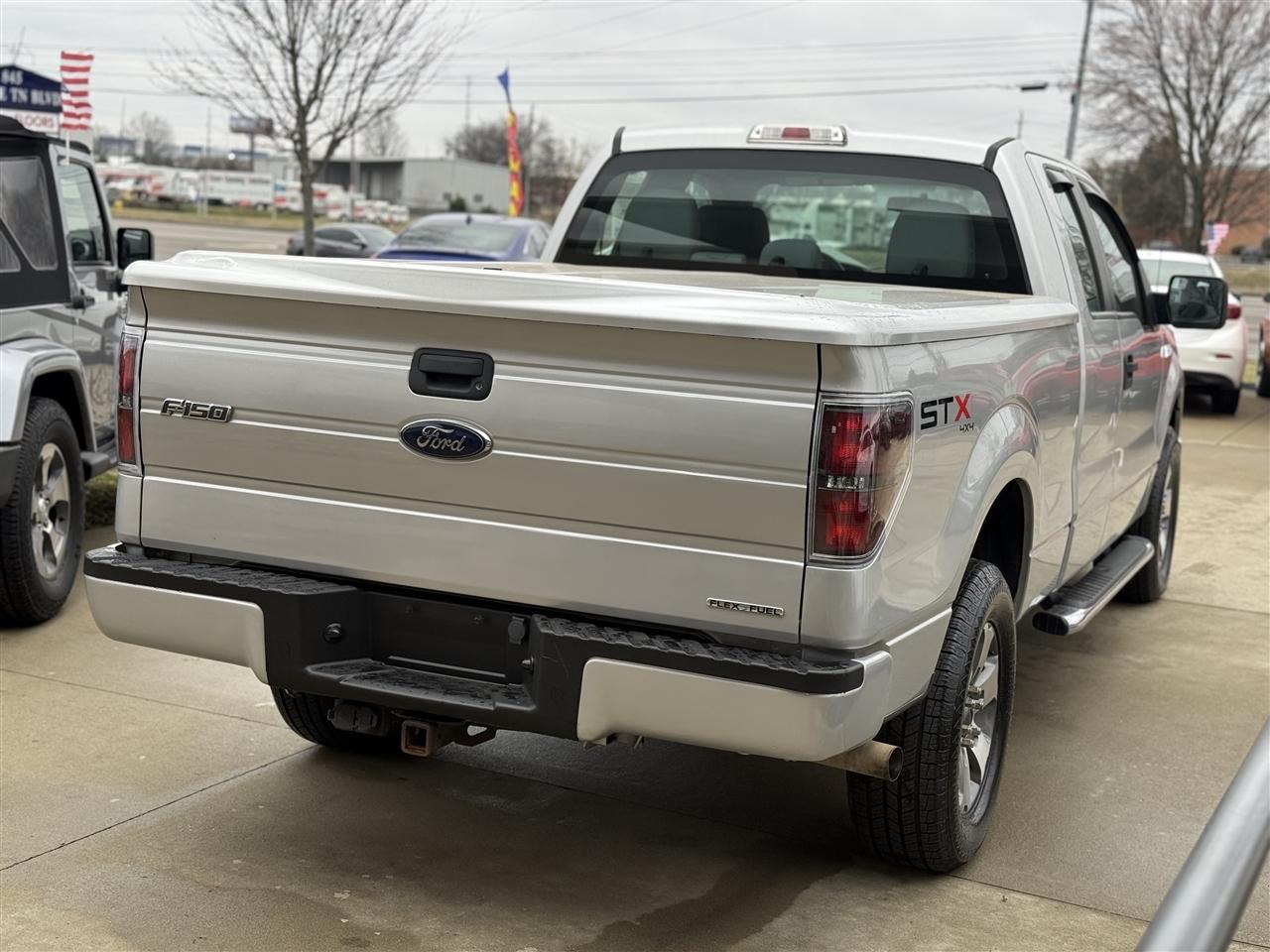 Ford F-150 XL SuperCab 8-ft. Bed 4WD 2013