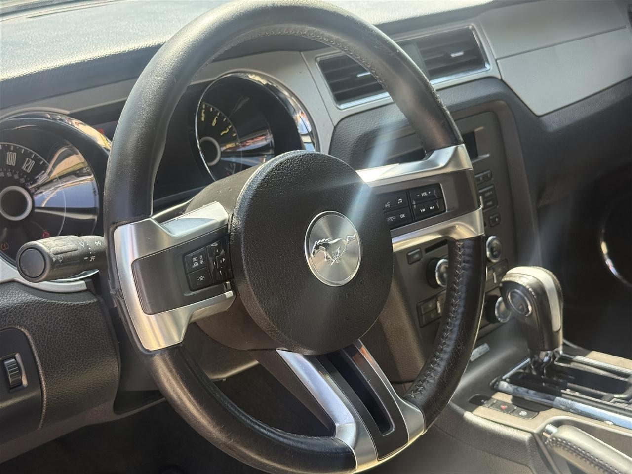 Ford Mustang V6 Coupe 2014