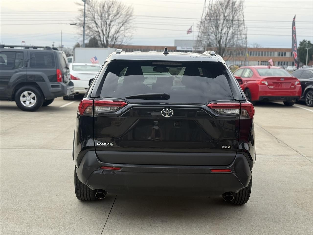Toyota RAV4 XLE 2019