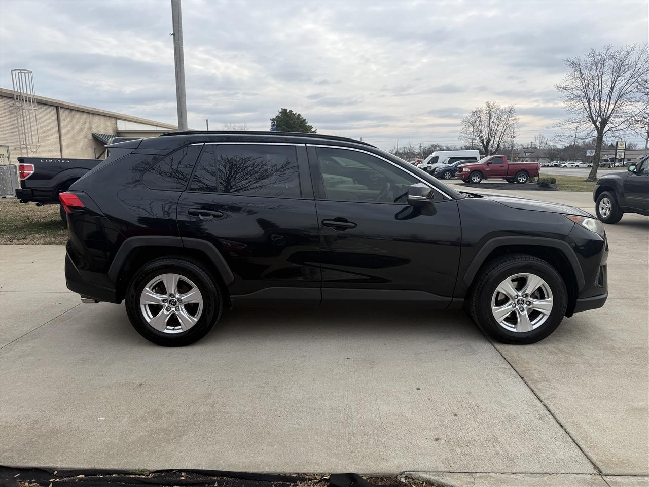 Toyota RAV4 XLE 2019