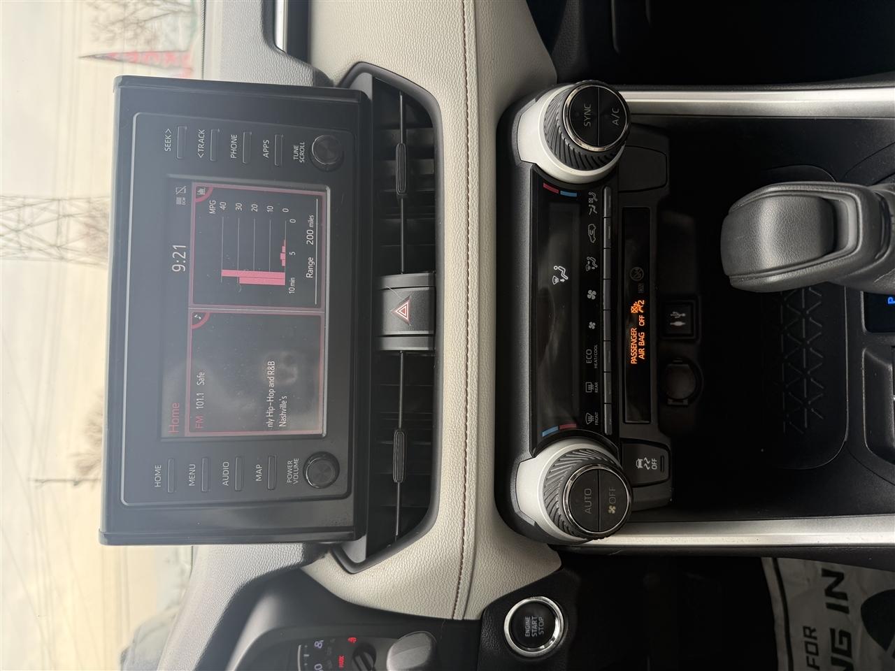 Toyota RAV4 XLE 2019