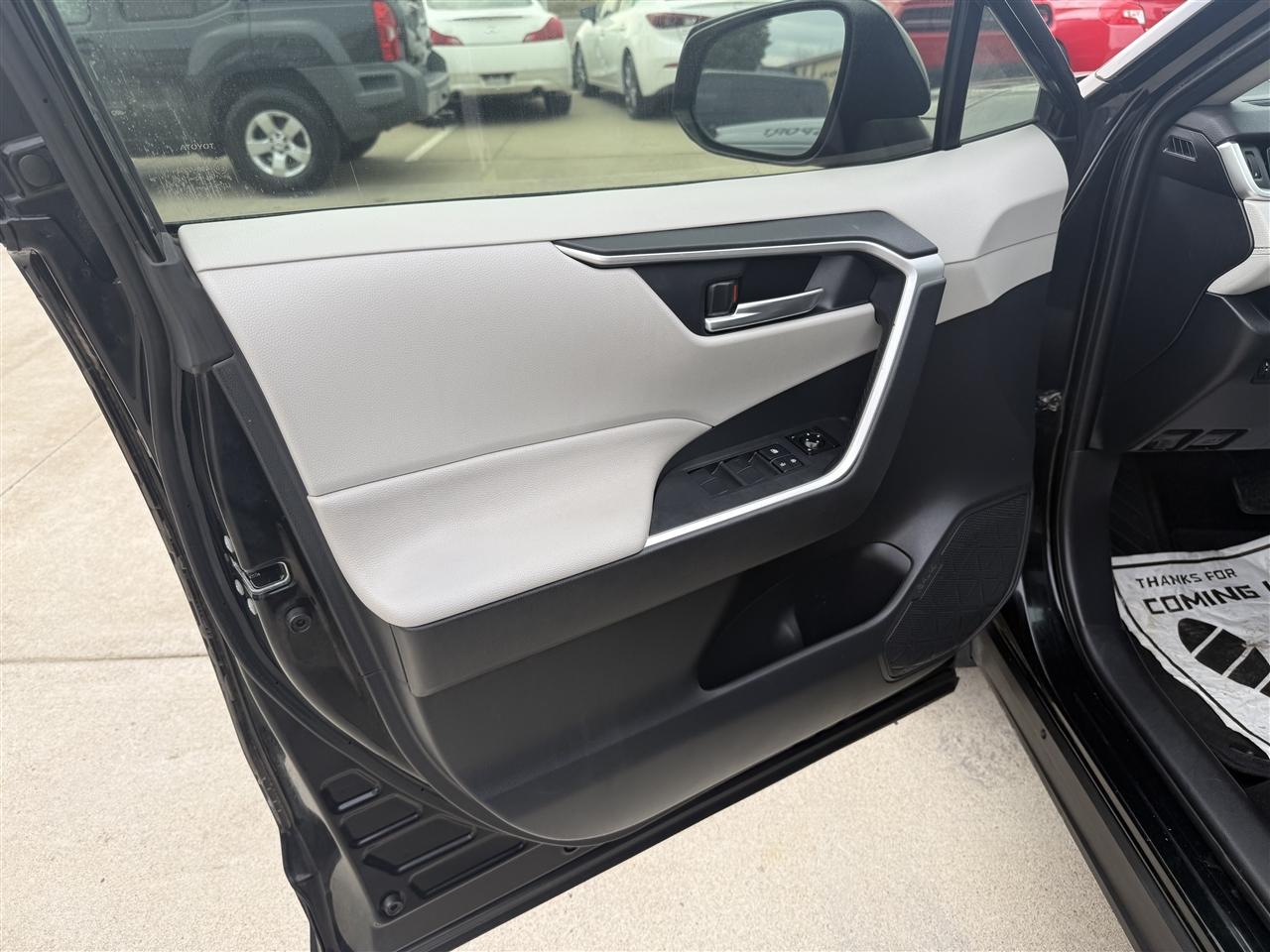 Toyota RAV4 XLE 2019