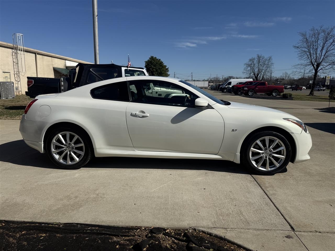 Infiniti Q60 Coupe AWD 2014