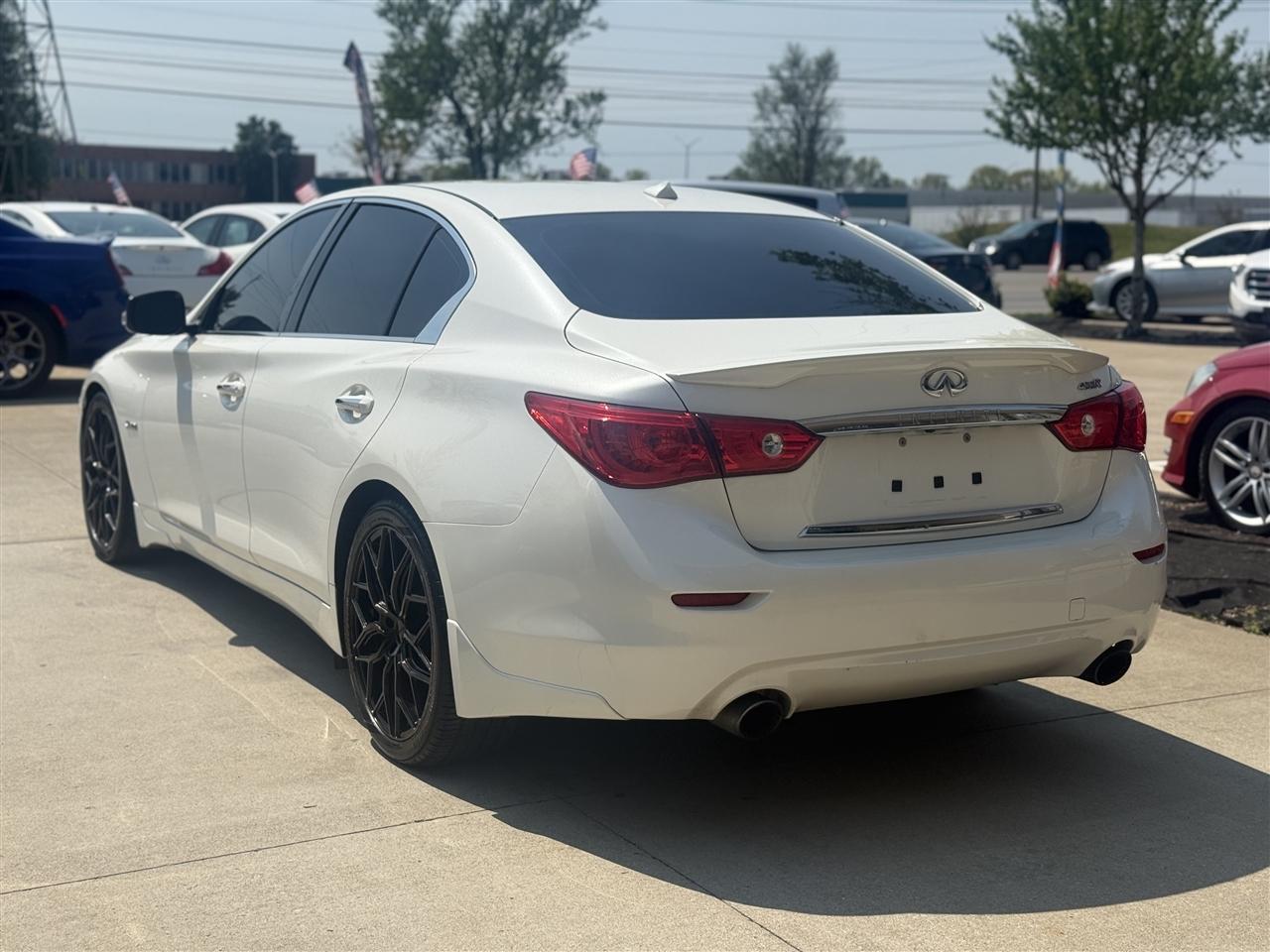 Infiniti Q50 Red Sport 400 2017