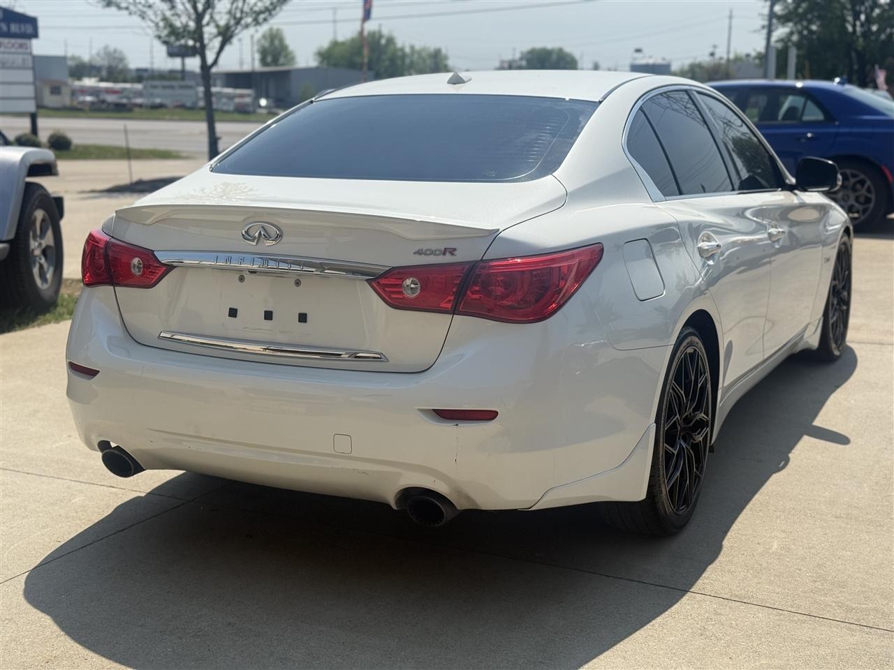 Infiniti Q50 Red Sport 400 2017
